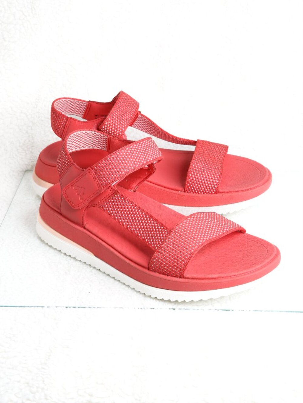 FitFlop Surff Two-Tone Webbing/Leather Back-Strap Sandals